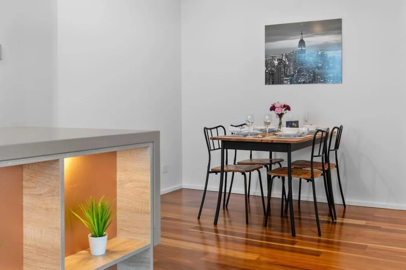 Near Southbank And Cbd Stylish 2Br Pool And Park Apartment Brisbane