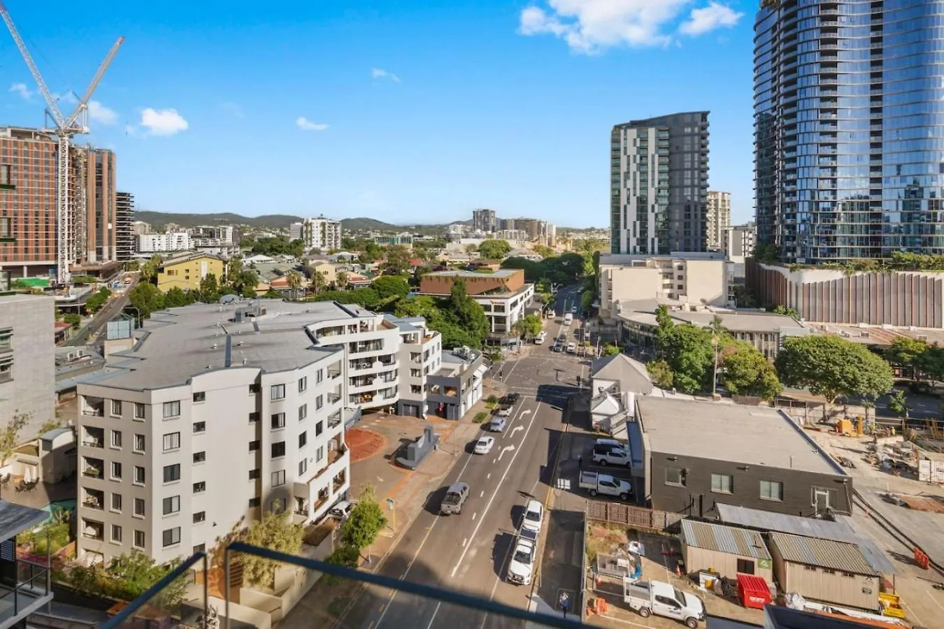 Near Southbank And Cbd Stylish 2Br Pool And Park Apartment Brisbane